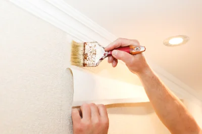 Pose de papier peint à Tendron — revêtements muraux et toiles de verre